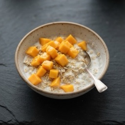 Illustration for the Kefir bowl with mango and oats meal